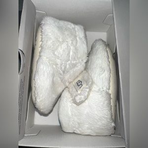 UGG Unisex Bixbee Faux Fur Booties - Baby